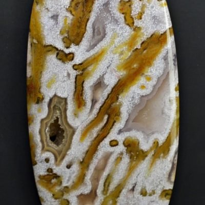 Agua-nueva-agate-66.05-ct.jpg