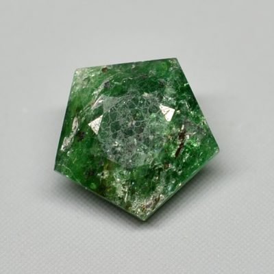 Fuchsitekyanite-0.75-ct.jpg