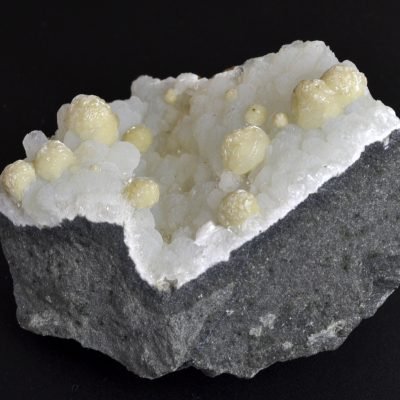 Gyrolite-apophyllite-73.57-.gr_.a.jpg