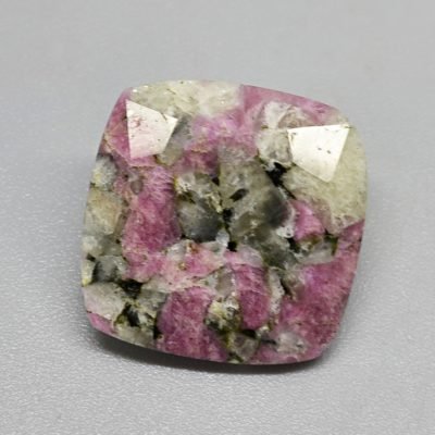 Kakortokite-11.80-ct.jpg