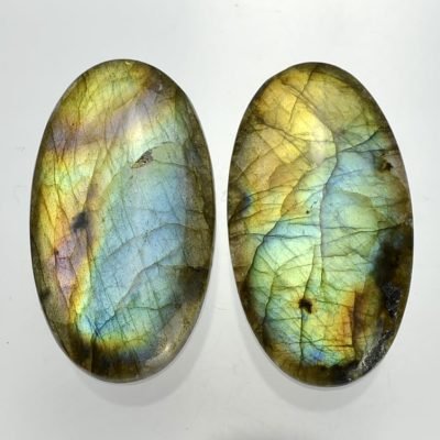 Labradorite-66.53-ct.-1.jpg