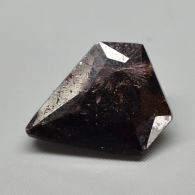 Manganoan-vesuvianite-hausmannite-1.58-ct.jpg