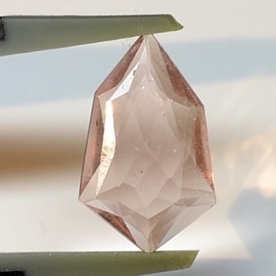 Pink-fluorite-2.56-ct.jpg