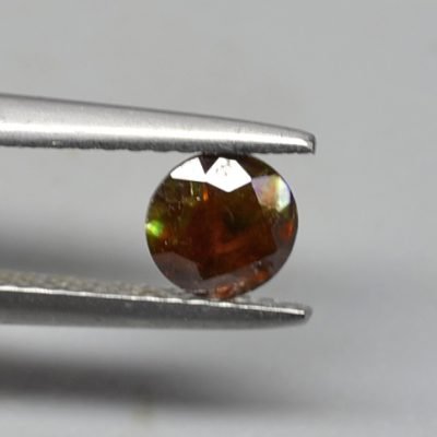 Rainbow-garnet-0.67-ct.jpg