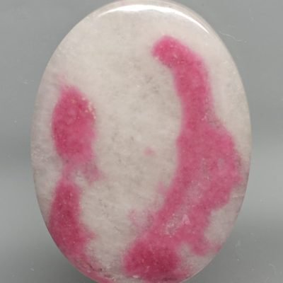Rhodonite-in-quartz-67.81-ct.jpg