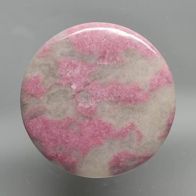 Rhodonite-in-quartz-87.78-ct.jpg