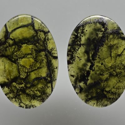 Serpentinite-magnetite-16.51-ct.jpg