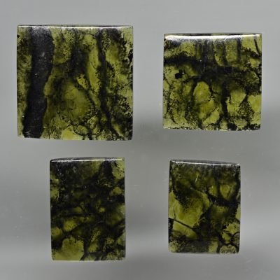 Serpentinite-magnetite-29.87-ct.jpg