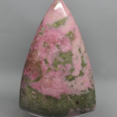 Thulite-164.08-ct.jpg