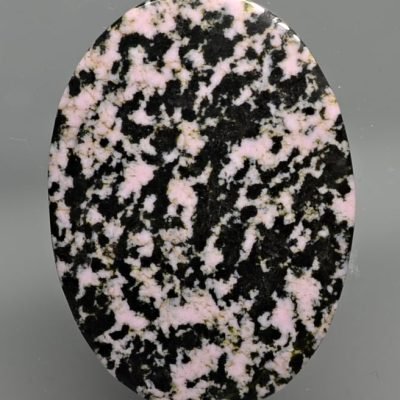 Thulite-black-jade-42.18-ct.jpg