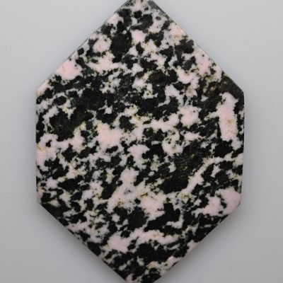 Thulite-black-jade-44.28-ct.jpg