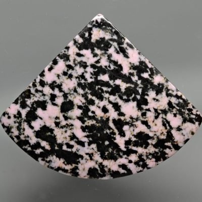 Thulite-black-jade-48.88-ct.jpg
