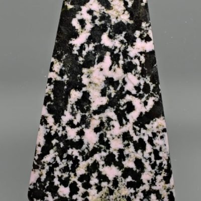 Thulite-black-jade-55.31-ct.jpg