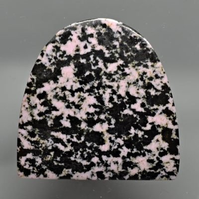 Thulite-black-jade-64.10-ct.jpg