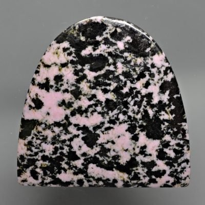 Thulite-black-jade-78.31-ct.jpg