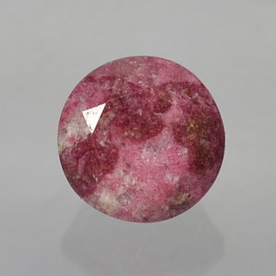 Thulite + tremolite 1.93 ct.