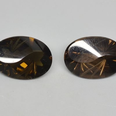 Ying-yang-quartz-9.38-ct.jpg