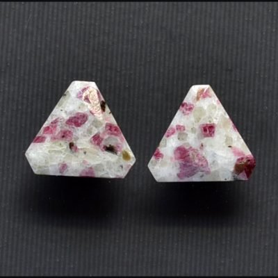 kakortokite 5.56 ct.