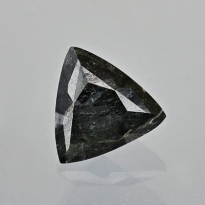 magnesio-ferri-fluoro-orneblende-3.86-ct.jpg